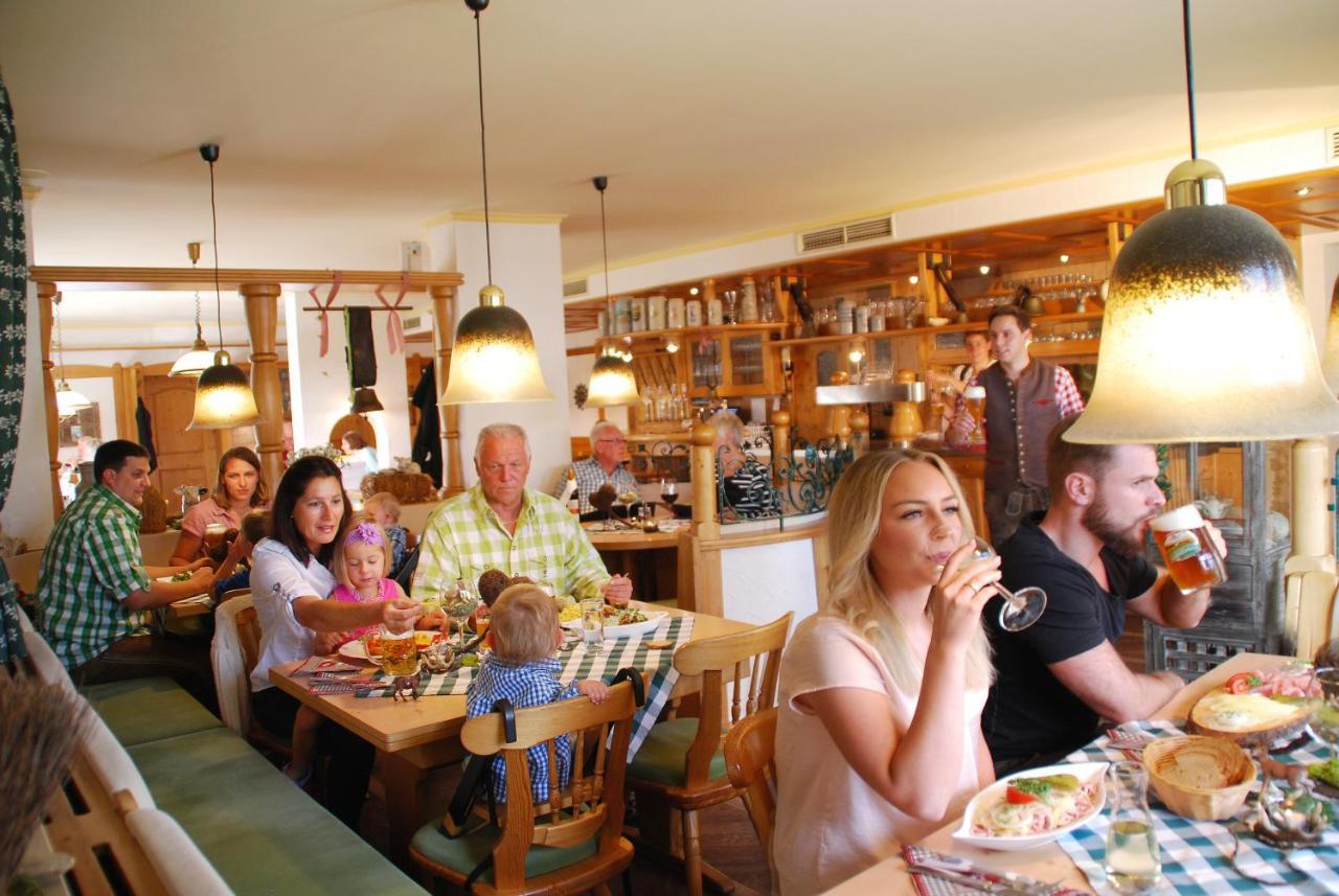 Traditions-Gasthaus Bayrischer Hof Leutkirch im Allgäu エクステリア 写真