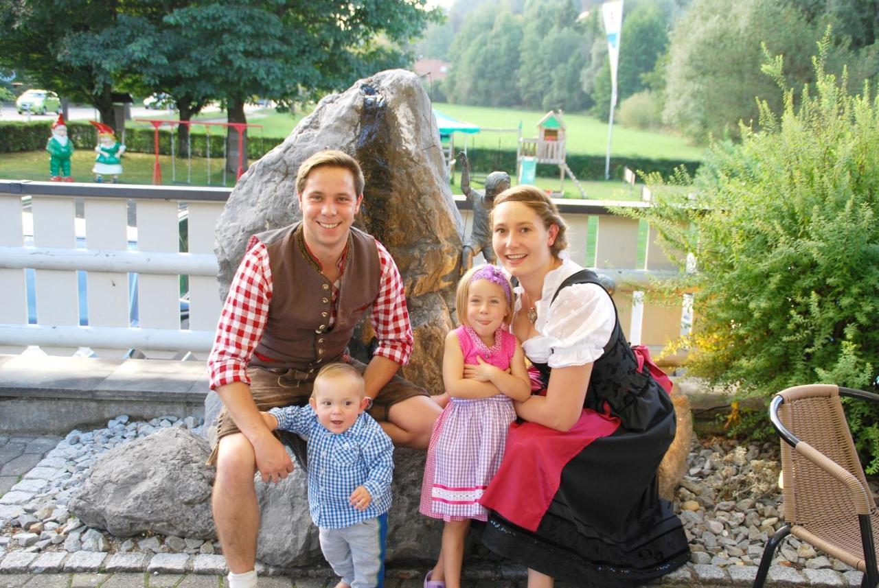 Traditions-Gasthaus Bayrischer Hof Leutkirch im Allgäu エクステリア 写真